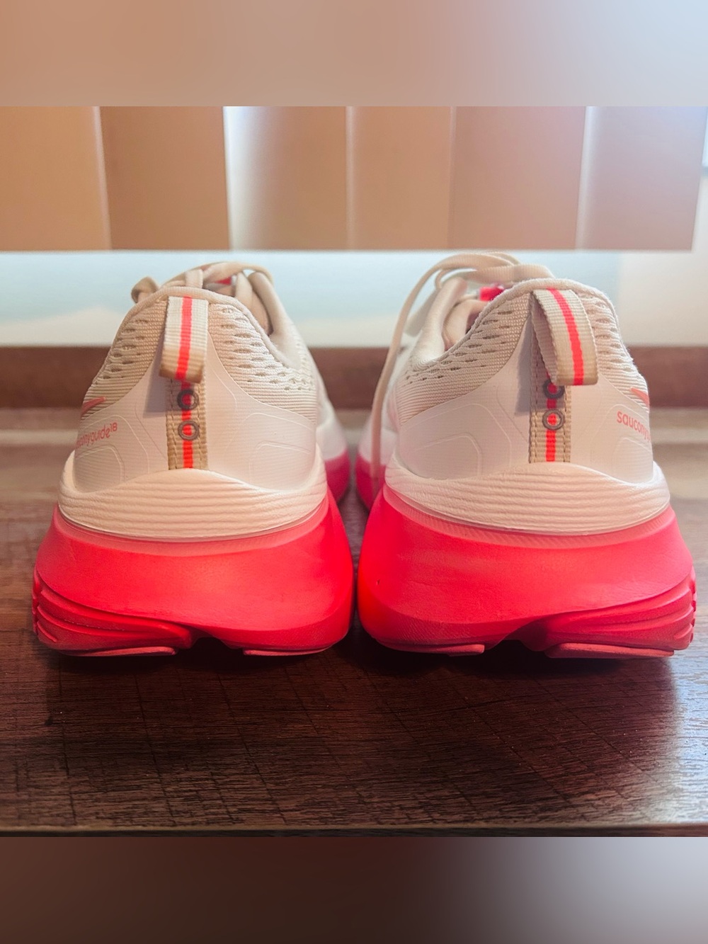 Saucony Guide 18,Woman’s Sweaty Betty White/Pink Athletic Running Shoes, Size 11 - Picture 11 of 16